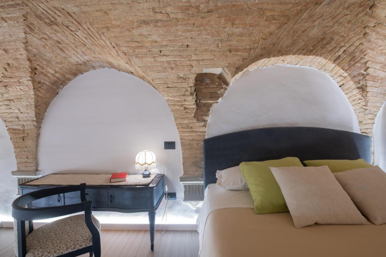L'Ira Di Dante Villa Gubbio Bagian luar foto